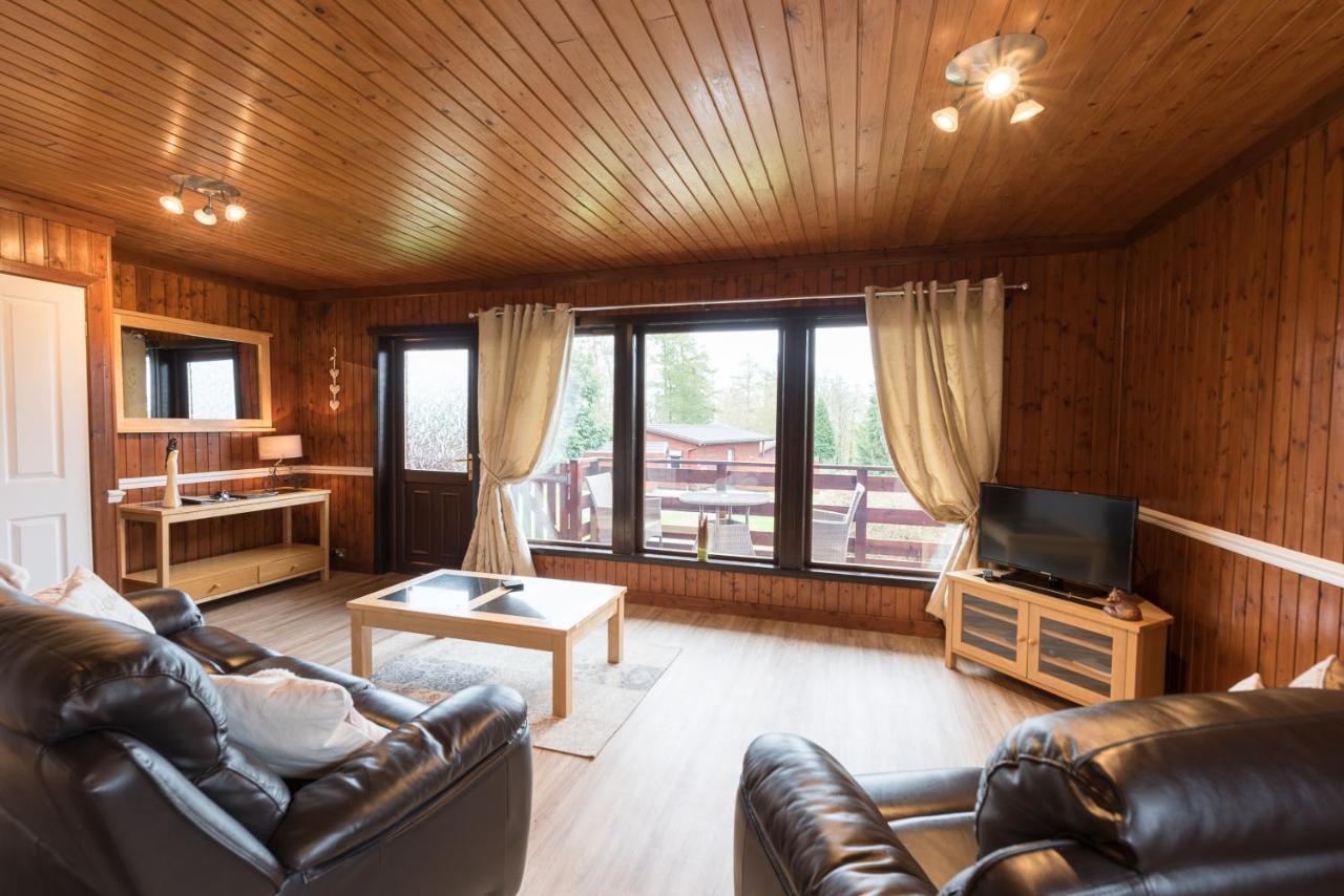 Bluebell Lodge 9 With Hot Tub نيوتن ستيوارت المظهر الخارجي الصورة